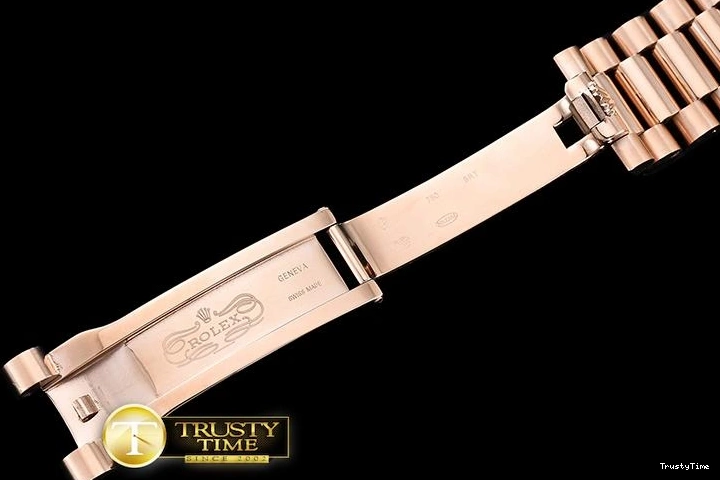 1116 RDD0218A – DayDate 40mm Casual 690